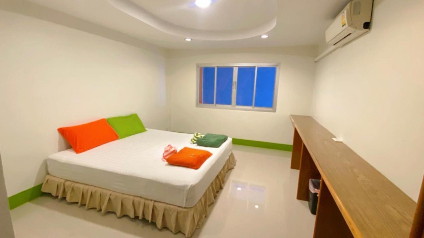 Lotus Hostel Beach Ko Tao Exterior photo