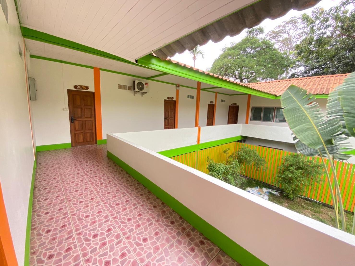 Lotus Hostel Beach Ko Tao Exterior photo